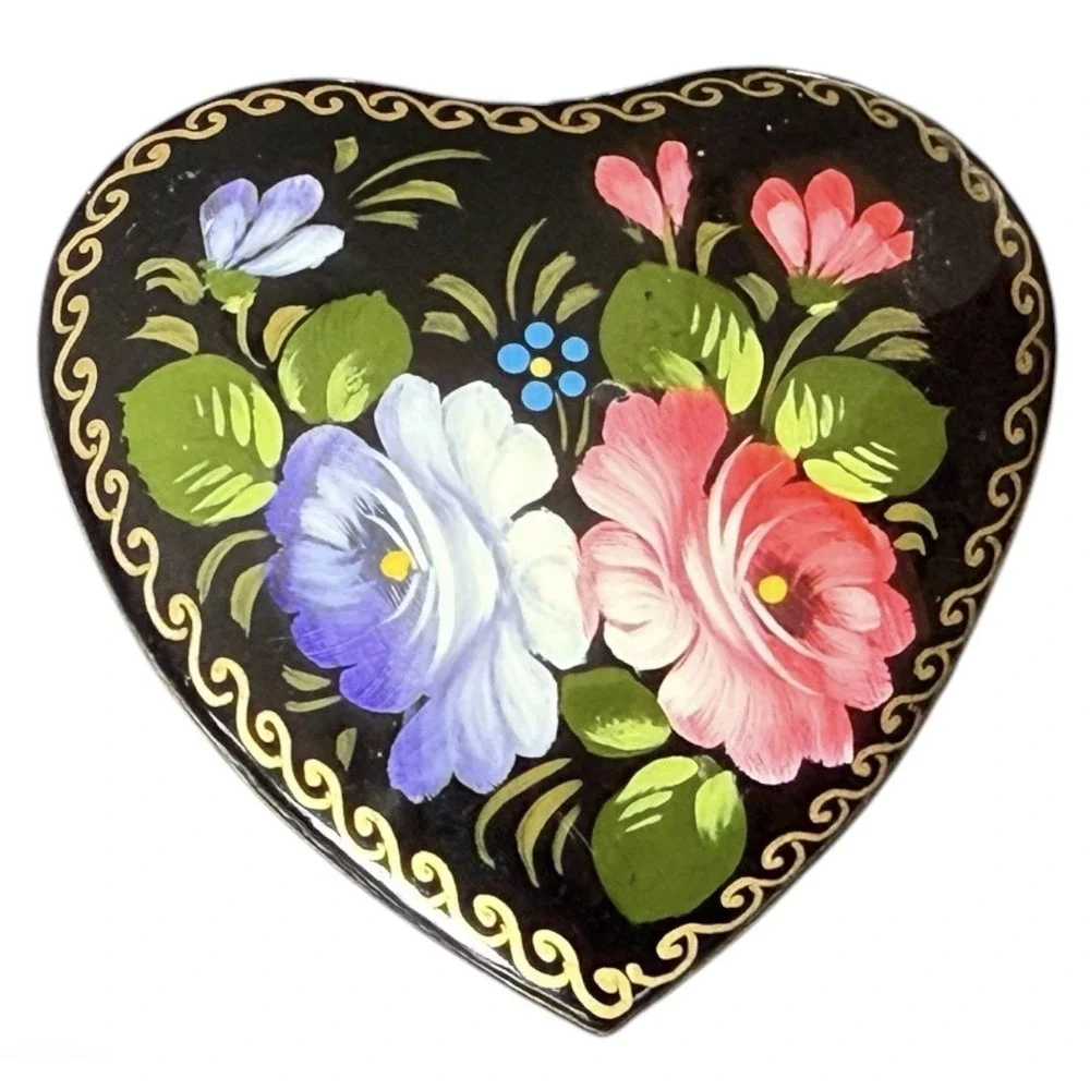 Vintage Russian Zhostovo Style Hand Painted Lacquer Heart Brooch Pin Signed